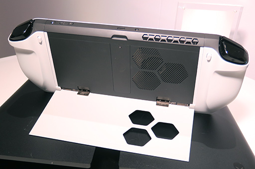 画像ギャラリー No.004のサムネイル画像 / Dellが作った“巨大Switch風”のコンセプトゲームPC「Concept UFO」を写真でチェック