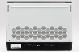 画像ギャラリー No.013のサムネイル画像 / 【PR】ALIENWAREのノートPC「ALIENWARE m15 R3」は，個性的なデザインと4K有機ELでゲームを楽しめる性能を両立したマシンだ