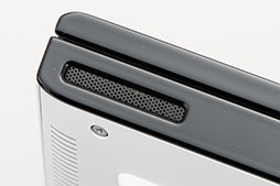画像ギャラリー No.022のサムネイル画像 / 【PR】ALIENWAREのノートPC「ALIENWARE m15 R3」は，個性的なデザインと4K有機ELでゲームを楽しめる性能を両立したマシンだ