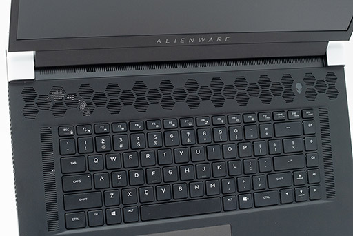画像ギャラリー No.014のサムネイル画像 / 写真で見る「ALIENWARE x17」。薄さ約21mmの筐体を採用した「ALIENWARE史上最薄」の17級ノートPC
