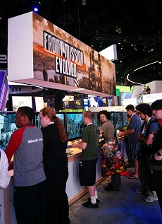 画像ギャラリー No.003のサムネイル画像 / ［E3 2010］ヴァンツァー同士の大迫力バトルが体験できた「フロントミッション エボルヴ」プレイレポート。最新トレイラーにも注目！