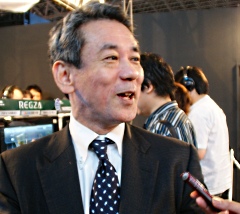 画像ギャラリー No.004のサムネイル画像 / ［TGS 2010］ついに発売された「フロントミッション エボルヴ」について，プロデューサーの橋本真司氏にインタビュー。スクエニブースでは3D立体視版の臨場感やマルチプレイが存分に堪能可能