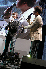 画像ギャラリー No.011のサムネイル画像 / [TGS 2010]「Dream」との楽曲タイアップも発表。ダンスありバトルあり（？）の「TRINITY Zill O’ll Zero」ステージイベントレポート