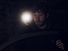 画像ギャラリー No.004のサムネイル画像 / Xbox 360用ホラーADV「Alan Wake」を題材とする実写版のショートフィルムが15日から配信に&Ustreamを用いた生中継イベント情報