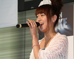 画像ギャラリー No.012のサムネイル画像 / AKB48のメンバー達が「Alan Wake」を実演! 最新11タイトルを試遊できた「春のXbox 360 祭り」レポート