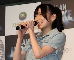 画像ギャラリー No.013のサムネイル画像 / AKB48のメンバー達が「Alan Wake」を実演! 最新11タイトルを試遊できた「春のXbox 360 祭り」レポート