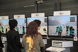 画像ギャラリー No.021のサムネイル画像 / AKB48のメンバー達が「Alan Wake」を実演! 最新11タイトルを試遊できた「春のXbox 360 祭り」レポート