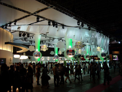 画像ギャラリー No.001のサムネイル画像 / ［TGS 2009］ブースレポート：マイクロソフト編――油圧式ライドの「Forza Motorsport 3」や多数のサードパーティ製品を遊びつくせ