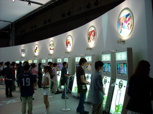 画像ギャラリー No.012のサムネイル画像 / ［TGS 2009］ブースレポート：マイクロソフト編――油圧式ライドの「Forza Motorsport 3」や多数のサードパーティ製品を遊びつくせ