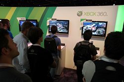 画像ギャラリー No.004のサムネイル画像 / ［E3 2010］今年のMicrosoftは「Kinect」を全面的にプッシュ！ ある意味見世物小屋的な（?）なブース構成に注目