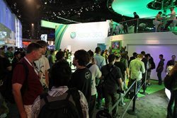 画像ギャラリー No.006のサムネイル画像 / ［E3 2010］今年のMicrosoftは「Kinect」を全面的にプッシュ！ ある意味見世物小屋的な（?）なブース構成に注目