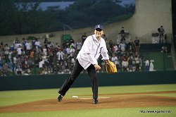 画像ギャラリー No.010のサムネイル画像 / マイクロソフトが西武ドームにて「Xbox Night」を開催。埼玉西武ライオンズの選手によるKinect体験も