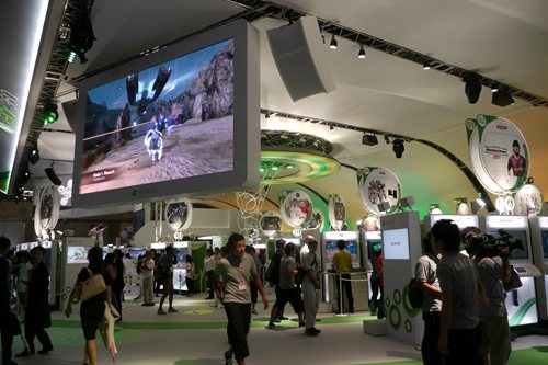 画像ギャラリー No.001のサムネイル画像 / ［TGS 2010］マイクロソフトブースにはサードパーティタイトルを含めて50タイトルが集結。Kinect対応タイトルや「アイマス2」の試遊台など見所満載