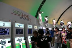 画像ギャラリー No.002のサムネイル画像 / ［TGS 2010］マイクロソフトブースにはサードパーティタイトルを含めて50タイトルが集結。Kinect対応タイトルや「アイマス2」の試遊台など見所満載