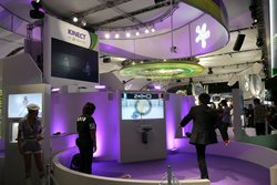 画像ギャラリー No.009のサムネイル画像 / ［TGS 2010］マイクロソフトブースにはサードパーティタイトルを含めて50タイトルが集結。Kinect対応タイトルや「アイマス2」の試遊台など見所満載