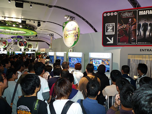 画像ギャラリー No.006のサムネイル画像 / ［TGS 2010］Kinectとアイマス2をプレイしたいなら19日はお早めに。18日のマイクロソフトブース混雑状況報告
