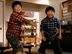 画像ギャラリー No.005のサムネイル画像 / KINECTで遊ぶ様子が分かるムービー「KINECT のあるくらし」が公開に