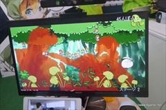 画像ギャラリー No.004のサムネイル画像 / ［TGS 2015］自分のシルエット上をコロボックルが歩く。北海道情報大学の学生が制作したユニークなKinect対応の作品「ころぼっち」を紹介