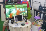画像ギャラリー No.005のサムネイル画像 / ［TGS 2015］自分のシルエット上をコロボックルが歩く。北海道情報大学の学生が制作したユニークなKinect対応の作品「ころぼっち」を紹介