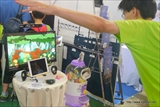 画像ギャラリー No.008のサムネイル画像 / ［TGS 2015］自分のシルエット上をコロボックルが歩く。北海道情報大学の学生が制作したユニークなKinect対応の作品「ころぼっち」を紹介