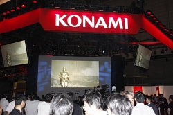画像ギャラリー No.001のサムネイル画像 / ［TGS 2009］ブースレポート：KONAMI編――テーマパークのような演出が面白いKONAMIブースをレポート