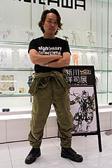 画像ギャラリー No.002のサムネイル画像 / 「METAL GEAR SOLID」の新川洋司アートディレクターによる展示会が開催中。オープニングイベントではライブアートを披露