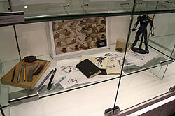 画像ギャラリー No.013のサムネイル画像 / 「METAL GEAR SOLID」の新川洋司アートディレクターによる展示会が開催中。オープニングイベントではライブアートを披露