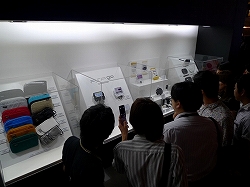 画像ギャラリー No.005のサムネイル画像 / ［TGS 2009］ブースレポート：SCE PSPブース編――新ハードPSPgoもお目見え！　SCEブースのPSPコーナーをチェック！