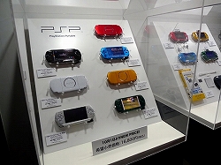 画像ギャラリー No.007のサムネイル画像 / ［TGS 2009］ブースレポート：SCE PSPブース編――新ハードPSPgoもお目見え！　SCEブースのPSPコーナーをチェック！