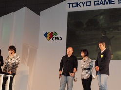画像ギャラリー No.008のサムネイル画像 / ［TGS 2010］日本ゲーム大賞2010発表授賞式レポート。経済産業大臣賞は堀井雄二氏，年間作品部門の大賞は「New スーパーマリオブラザーズ Wii」に