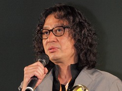 画像ギャラリー No.012のサムネイル画像 / ［TGS 2010］日本ゲーム大賞2010発表授賞式レポート。経済産業大臣賞は堀井雄二氏，年間作品部門の大賞は「New スーパーマリオブラザーズ Wii」に