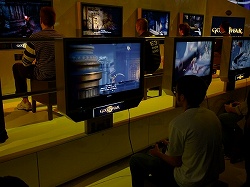 画像ギャラリー No.001のサムネイル画像 / ［E3 09］“魅せる”アクションゲームの代表格，「GOD OF WAR 3」はファンの期待を裏切らない出来映え！