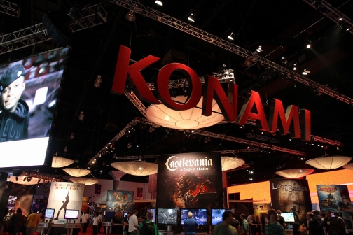 画像ギャラリー No.001のサムネイル画像 / ［E3 2010］「Castlevania」や「METAL GEAR」ほか，大小入り乱れて多くの作品が展示されていたKONAMIブースで見かけたちょっと粋なゲーム