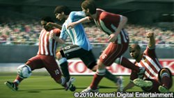 画像ギャラリー No.002のサムネイル画像 / TGS 2010のKONAMIブースに「キャッスルヴァニア ロード オブ シャドウ」などの試遊機が登場。「ラブプラス」関連は“AR”や“アーケード”も