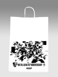 画像ギャラリー No.004のサムネイル画像 / 生誕25周年を迎えた「メタルギア」がKONAMIのゲームソフト紹介ページをジャック。コナミスタイル東京ミッドタウン店もメタルギア一色に