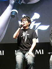 画像ギャラリー No.005のサムネイル画像 / ［TGS 2012］KONAMIの自由切断アクション「メタルギア ライジング リベンジェンス」のステージで，手島 優さんが開発陣にグラビア出演を直訴