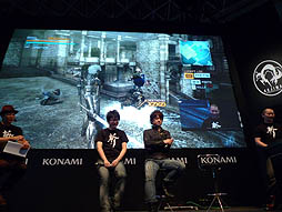 画像ギャラリー No.014のサムネイル画像 / ［TGS 2012］KONAMIの自由切断アクション「メタルギア ライジング リベンジェンス」のステージで，手島 優さんが開発陣にグラビア出演を直訴