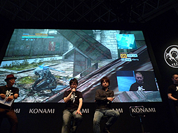 画像ギャラリー No.017のサムネイル画像 / ［TGS 2012］KONAMIの自由切断アクション「メタルギア ライジング リベンジェンス」のステージで，手島 優さんが開発陣にグラビア出演を直訴