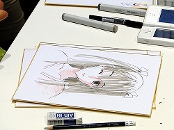 画像ギャラリー No.015のサムネイル画像 / ［TGS 2009］“自分の彼女”の似顔絵をミノ☆タロー氏に書いてもらえる抽選イベントも。「ラブプラス」の「デキシーズ 幕張出張所」レポート
