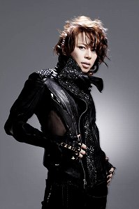 画像ギャラリー No.001のサムネイル画像 / 「戦国BASARA 5周年祭〜武道館の宴〜」が2011年1月3日に開催決定。西川貴教さんが新曲を熱唱した「T.M.R.15 vs 戦国BASARA 3 夏の陣!」をレポート