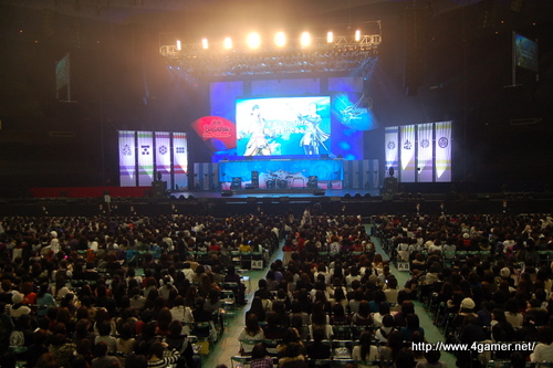 画像ギャラリー No.004のサムネイル画像 / T.M.Revolutionをはじめ豪華絢爛なキャスト達が日本武道館に集結。大いに盛り上がった「戦国BASARA 5周年祭〜武道館の宴〜」をレポート