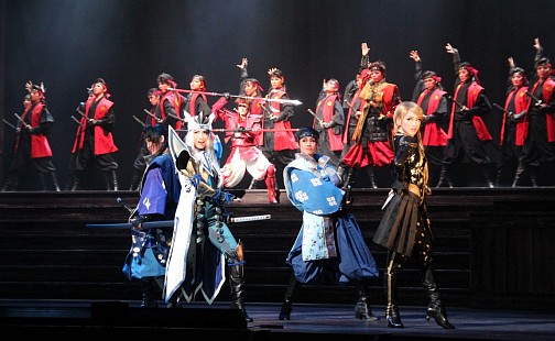 画像ギャラリー No.009のサムネイル画像 / 「戦国BASARA」が宝塚歌劇 花組によって再現。歌劇「『戦国BASARA』-真田幸村編-」のゲネプロをレポート