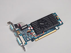 画像ギャラリー No.003のサムネイル画像 / GT200世代初のエントリーモデル「GeForce GT 220」「GeForce 210」。その立ち位置を明らかにする