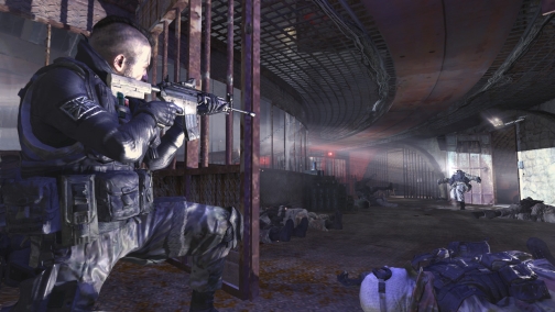 画像ギャラリー No.006のサムネイル画像 / CoDシリーズ国内出荷50万本突破記念。スクウェア・エニックス,「モダン・ウォーフェア2」を,特別価格3990円にて9月に再発売