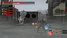画像ギャラリー No.030のサムネイル画像 / 仲間同士の連携が勝利の鍵を握るPSP用ハンティングアクション「GOD EATER」。2009年秋の発売を前に戦闘システムを紹介