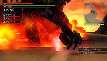 画像ギャラリー No.039のサムネイル画像 / 仲間同士の連携が勝利の鍵を握るPSP用ハンティングアクション「GOD EATER」。2009年秋の発売を前に戦闘システムを紹介