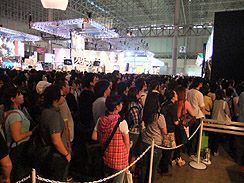 画像ギャラリー No.007のサムネイル画像 / ［TGS 2010］いよいよ一般公開日。開場直後に整理券の当日配布分が終了してしまうタイトルも出た，スクウェア・エニックスブース