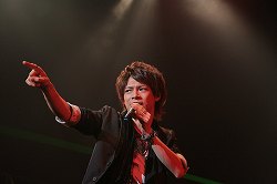 画像ギャラリー No.002のサムネイル画像 / 思わずペルソナが覚醒してもおかしくないくらいの盛り上がりだった「PERSONA MUSIC TOUR 2010」東京公演レポートを掲載