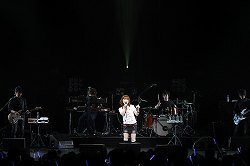 画像ギャラリー No.012のサムネイル画像 / 思わずペルソナが覚醒してもおかしくないくらいの盛り上がりだった「PERSONA MUSIC TOUR 2010」東京公演レポートを掲載