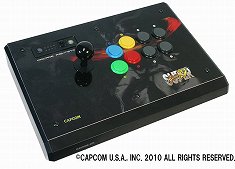 画像ギャラリー No.001のサムネイル画像 / 「スーパーストIV」仕様のMad Catz製スティックにPS3版が登場